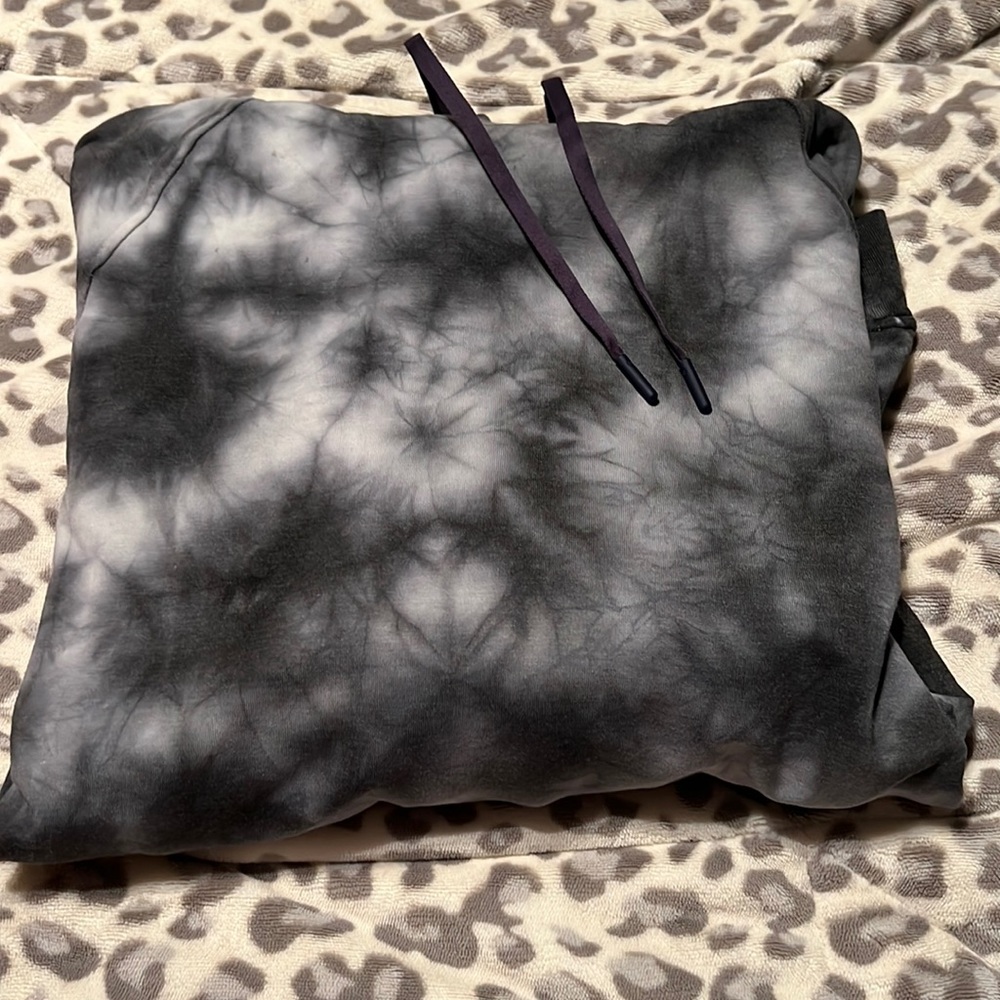 Lululemon men’s tie-dye hoodie